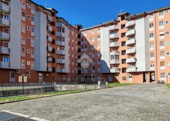 Three-room apartment Via resistenza, Opera - photo 40