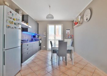 Quadrilocale Via Solaro del Borgo, Livorno Ferraris - foto 1