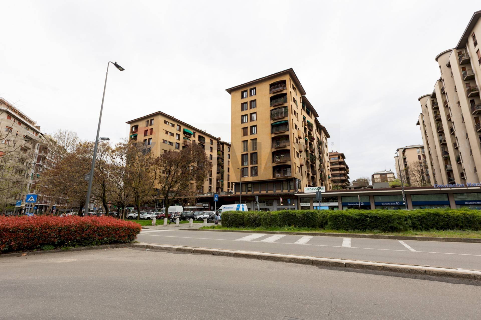 Edificio all\'aperto - Locale Commerciale Piazza Ernesto De Angeli
1, Milano - foto 2