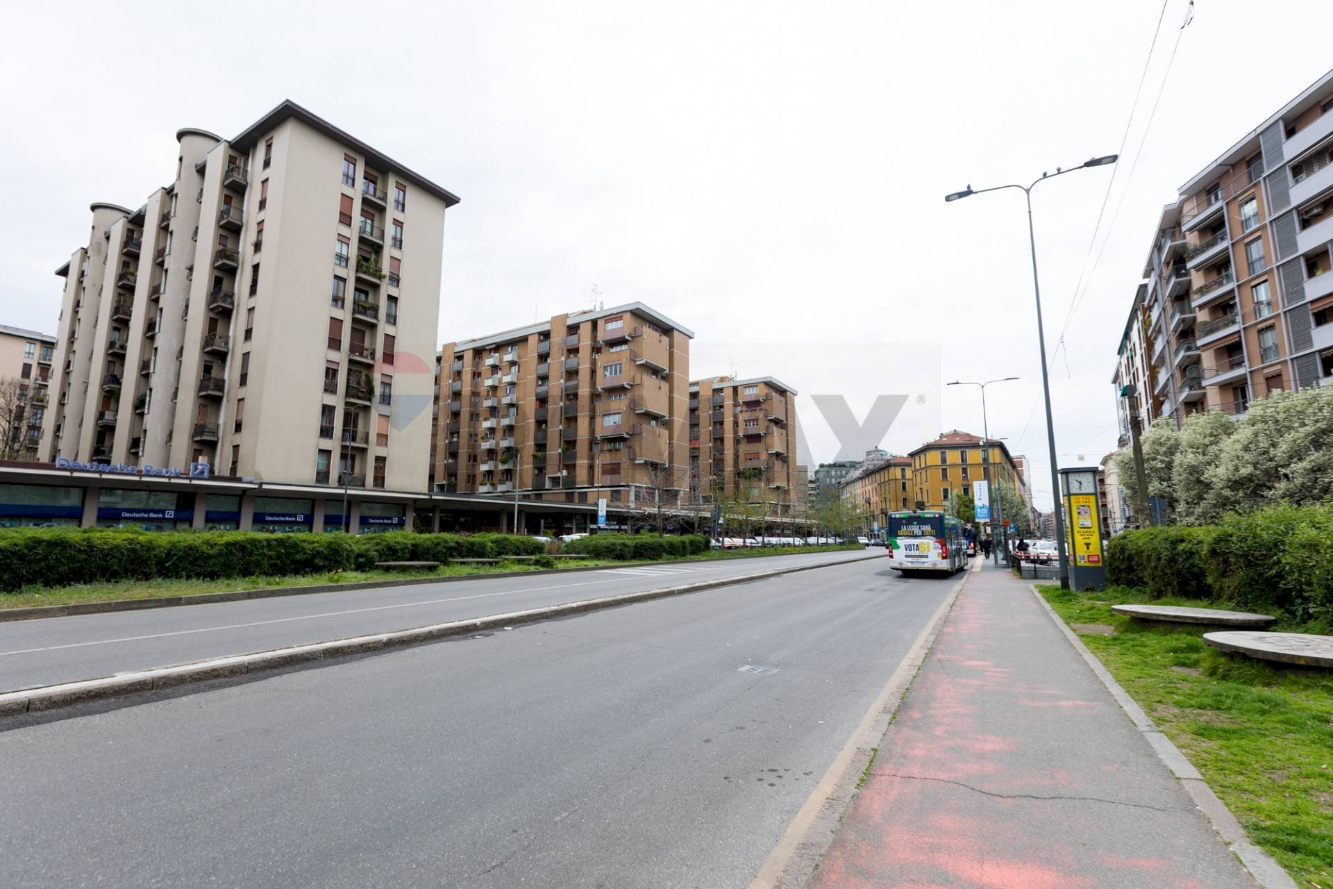 Edificio all\'aperto - Locale Commerciale Piazza Ernesto De Angeli
1, Milano - foto 3