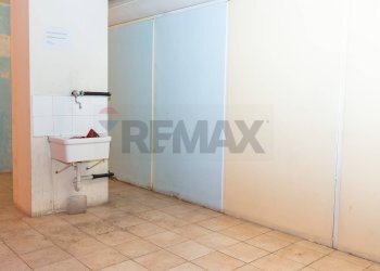 Camera / camera da letto - Locale Commerciale Piazza Ernesto De Angeli
 
1, Milano - foto 16