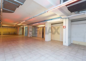 Parcheggio - Locale Commerciale Piazza Ernesto De Angeli
 
1, Milano - foto 18