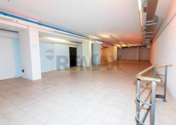 Stanza vuota - Locale Commerciale Piazza Ernesto De Angeli
 
1, Milano - foto 25