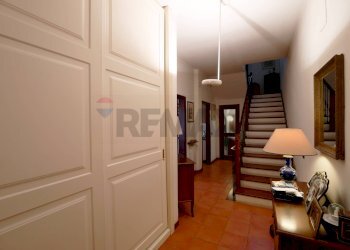 Scale - Terraced Villa Via Conte Girolamo Giusso
19, Bari - photo 5