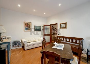 Sala da pranzo - Terraced Villa Via Conte Girolamo Giusso
19, Bari - photo 8