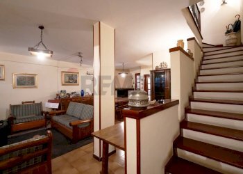 Scale - Terraced Villa Via Conte Girolamo Giusso
19, Bari - photo 17