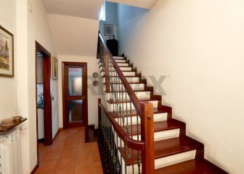 Scale - Terraced Villa Via Conte Girolamo Giusso
19, Bari - photo 25