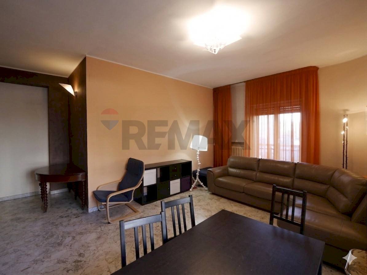 Sala da pranzo - Quadrilocale Via Camillo Rosalba
 
44, Bari - foto 2