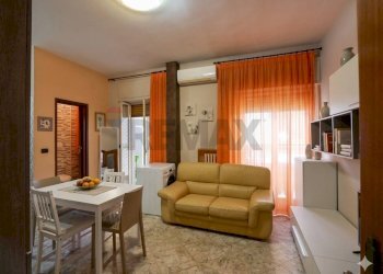 Sala da pranzo - Quadrilocale Via Camillo Rosalba
 
44, Bari - foto 1