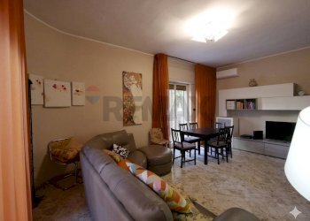 Sala da pranzo - Quadrilocale Via Camillo Rosalba
 
44, Bari - foto 3