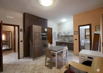 Sala da pranzo - Quadrilocale Via Camillo Rosalba
 
44, Bari - foto 4