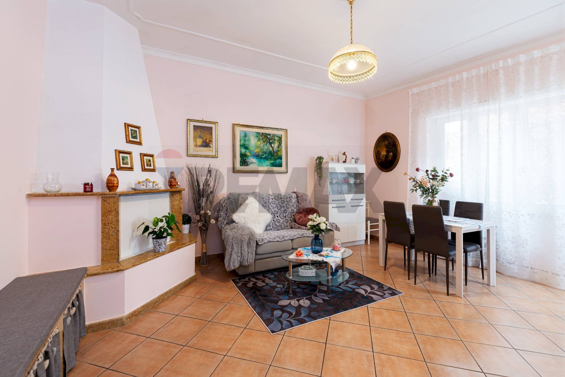 Sala da pranzo - Three-room apartment VIA ALFREDO CASELLA
 
4, Mentana - photo 1