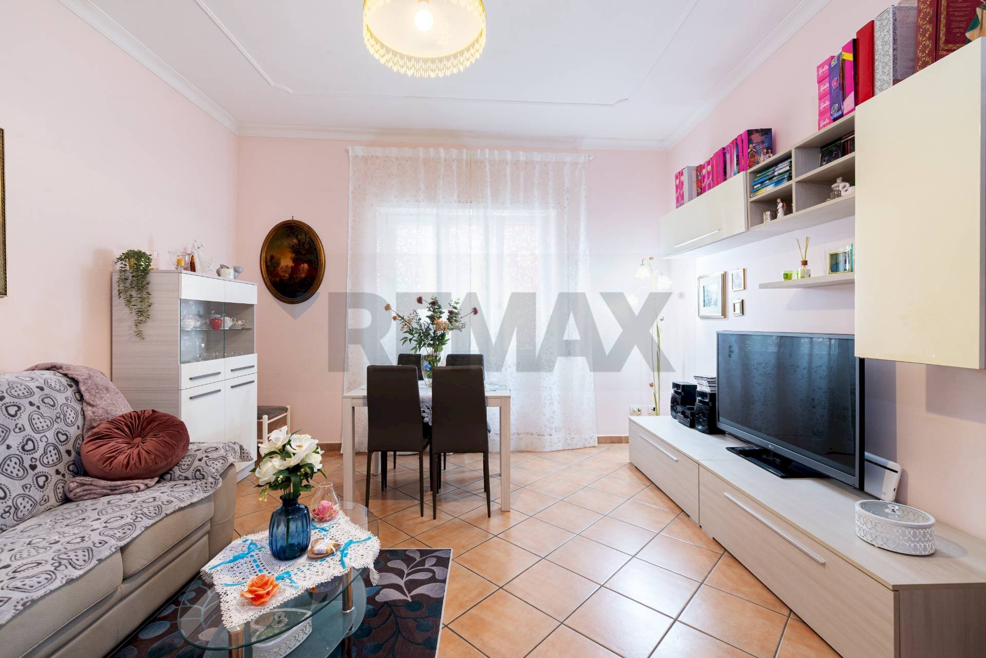 Sala da pranzo - Three-room apartment VIA ALFREDO CASELLA
 
4, Mentana - photo 3