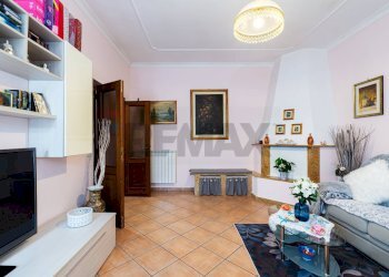 Soggiorno - Three-room apartment VIA ALFREDO CASELLA
 
4, Mentana - photo 4