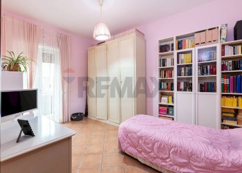 Camera / camera da letto - Three-room apartment VIA ALFREDO CASELLA
 
4, Mentana - photo 11