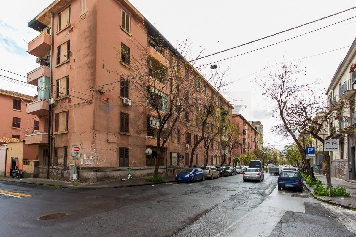 Edificio all\'aperto - Trilocale Via Giovanni Lavaggi
12, Catania - foto 3
