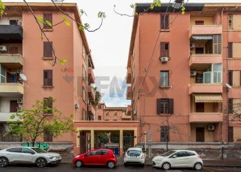 Edificio all\'aperto - Three-room apartment Via Giovanni Lavaggi
 
12, Catania - photo 2
