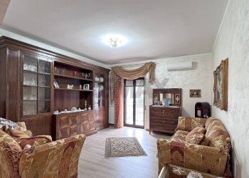 Soggiorno - Appartamento VIA GALERMO
 
228, Catania - foto 1