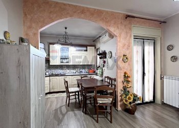 Sala da pranzo - Appartamento VIA GALERMO
 
228, Catania - foto 7