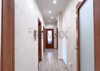 Hall / corridoio - Appartamento VIA GALERMO
 
228, Catania - foto 12