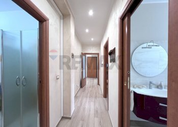 Hall / corridoio - Appartamento VIA GALERMO
 
228, Catania - foto 23