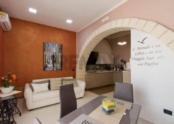 Sala da pranzo - Casa semi indipendente Via Caponegro Traversa VI
 
10, Avola - foto 16