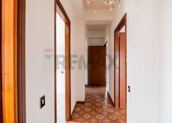Hall / corridoio - Four-room apartment Viale Europa
 
85, San Gregorio di Catania - photo 13