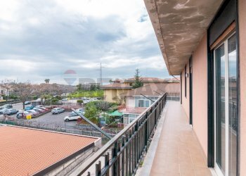 Balcone - Four-room apartment Viale Europa
 
85, San Gregorio di Catania - photo 16