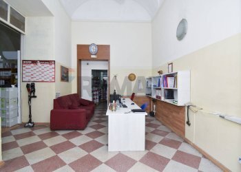 Soggiorno - Locale Commerciale Via Antonino Di Sangiuliano
72, Catania - foto 3