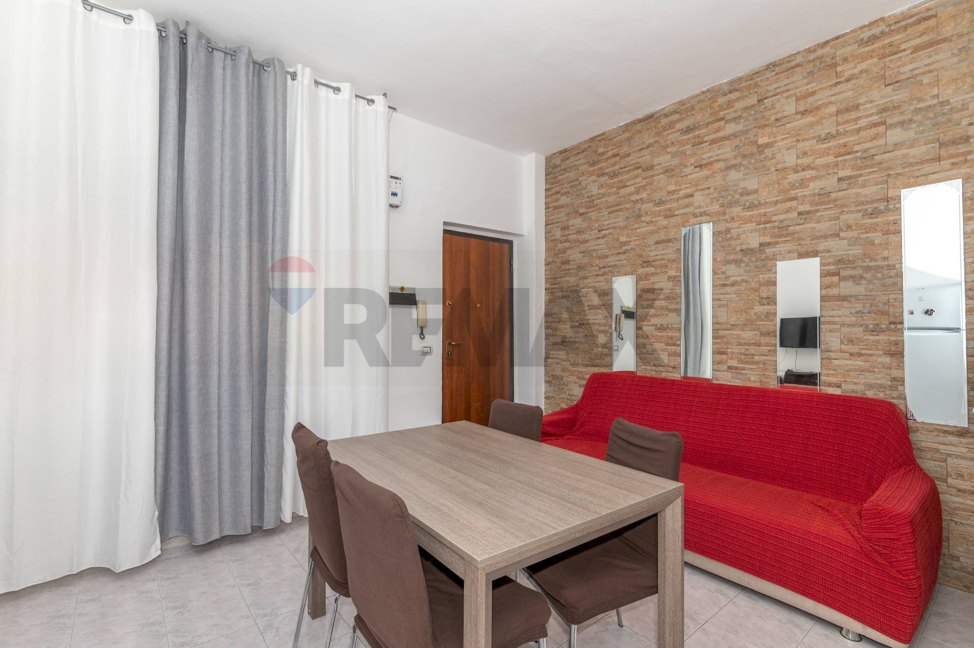 Sala da pranzo - Trilocale Viale Autonomia
 
81, Caltagirone - foto 3