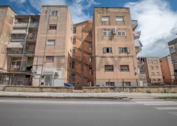 Edificio all\'aperto - Trilocale Viale Autonomia
 
81, Caltagirone - foto 16