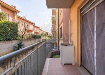 Balcone - Appartamento Via Silvio Pellico
49, Castelbellino - foto 13