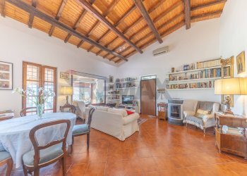 Sala da pranzo - Residence VIA VOCABOLO CHIORANO
 
10, Magliano Sabina - photo 5