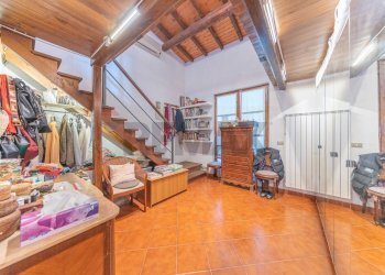 Cabina armadio - Residence VIA VOCABOLO CHIORANO
 
10, Magliano Sabina - photo 11