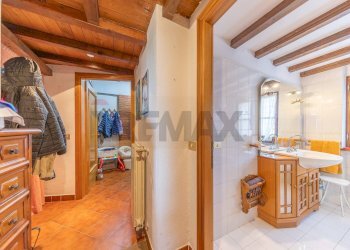 Hall / corridoio - Residence VIA VOCABOLO CHIORANO
 
10, Magliano Sabina - photo 17