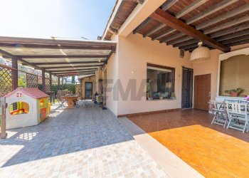 Terrazza - Residence VIA VOCABOLO CHIORANO
 
10, Magliano Sabina - photo 22