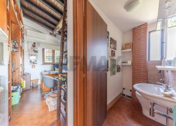 Bagno - Residence VIA VOCABOLO CHIORANO
 
10, Magliano Sabina - photo 24