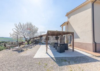 Terrazza - Residence VIA VOCABOLO CHIORANO
 
10, Magliano Sabina - photo 34