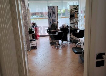 Hall / corridoio - Commercial Premises VIALE DUE GIUGNO
 
106, Cervia - photo 3