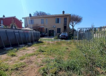 Giardino - Casa semi indipendente Aprilia - foto 2