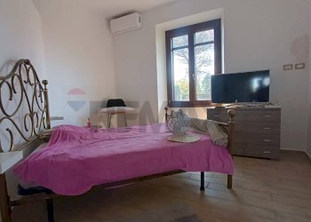 Camera / camera da letto - Casa semi indipendente Aprilia - foto 8