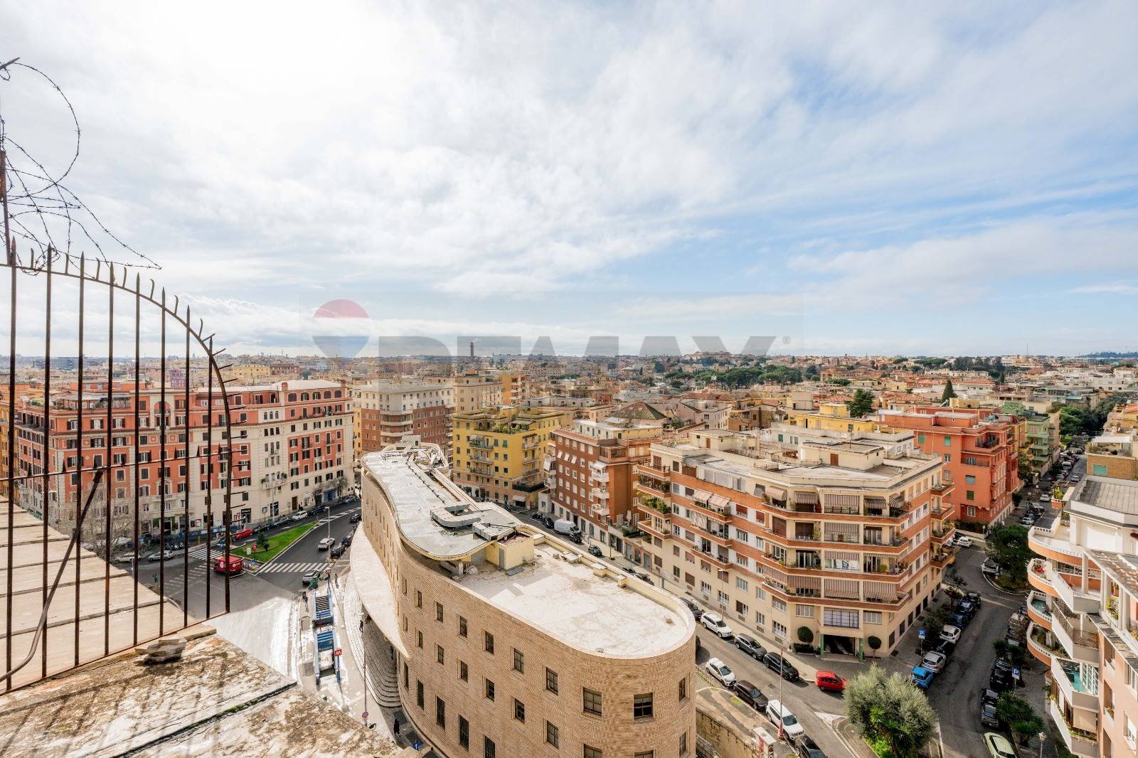 Edificio all\'aperto - Quadrilocale Viale XXI Aprile
 
109, Roma - foto 2