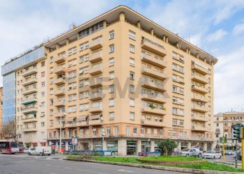 Edificio all\'aperto - Quadrilocale Viale XXI Aprile
 
109, Roma - foto 1