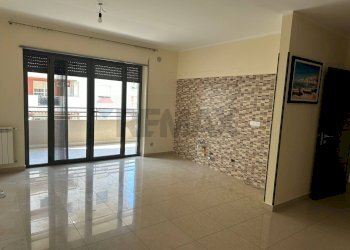 Stanza vuota - Quadrilocale S.S.114 San Filippo
 
185, Messina - foto 11