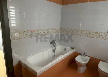 Bagno - Quadrilocale S.S.114 San Filippo
 
185, Messina - foto 18