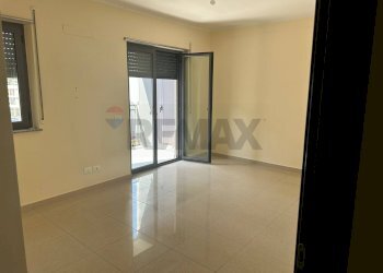 Stanza vuota - Quadrilocale S.S.114 San Filippo
 
185, Messina - foto 21