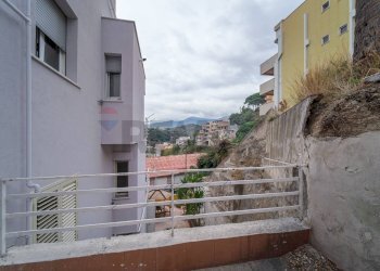 Scale - Trilocale Via Noviziato Casazza
 
72, Messina - foto 28