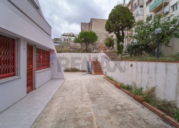 Terrazza - Trilocale Via Noviziato Casazza
 
72, Messina - foto 35