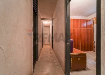 Hall / corridoio - Trilocale Via Noviziato Casazza
 
72, Messina - foto 40