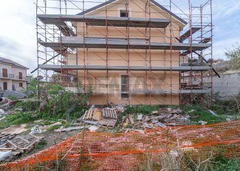 Edificio all\'aperto - Casa semi indipendente C/da Petrazza, Messina - foto 39